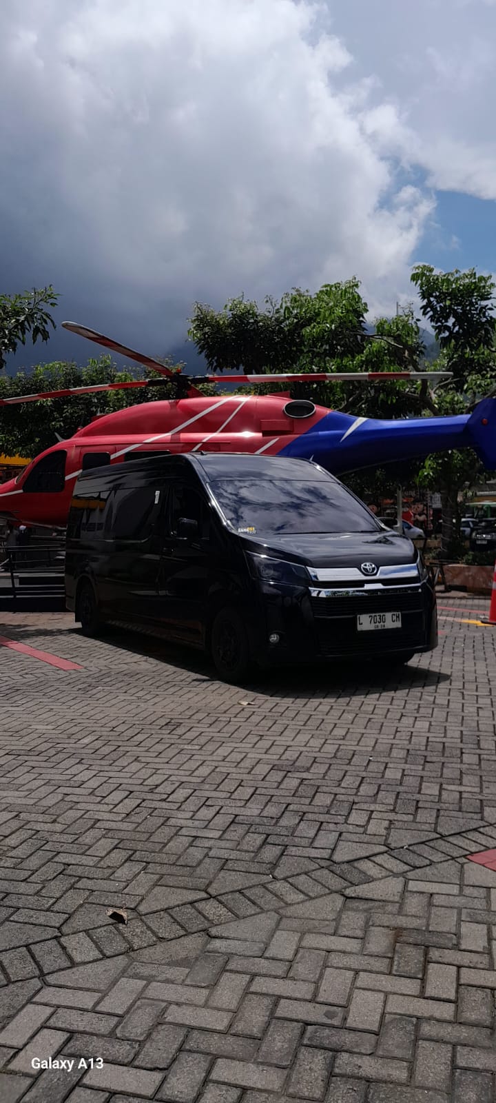 Galeri rental mobil Surabaya 3